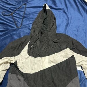 Nike windbreaker jacket size medium